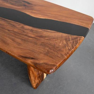 https://auctions4america.proxibid.com/Auctions-4-America/Natural-and-Resin-Live-Edge-Tables-Los-Angeles-CA/event-catalog/243587