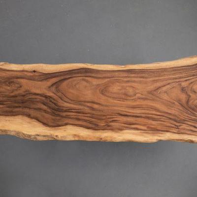 https://auctions4america.proxibid.com/Auctions-4-America/Natural-and-Resin-Live-Edge-Tables-Los-Angeles-CA/event-catalog/243587