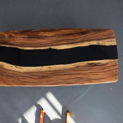 https://auctions4america.proxibid.com/Auctions-4-America/Natural-and-Resin-Live-Edge-Tables-Los-Angeles-CA/event-catalog/243587