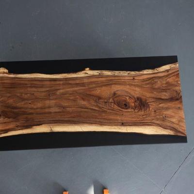 https://auctions4america.proxibid.com/Auctions-4-America/Natural-and-Resin-Live-Edge-Tables-Los-Angeles-CA/event-catalog/243587