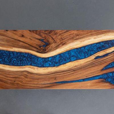 https://auctions4america.proxibid.com/Auctions-4-America/Natural-and-Resin-Live-Edge-Tables-Los-Angeles-CA/event-catalog/243587