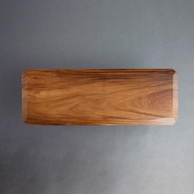https://auctions4america.proxibid.com/Auctions-4-America/Natural-and-Resin-Live-Edge-Tables-Los-Angeles-CA/event-catalog/243587