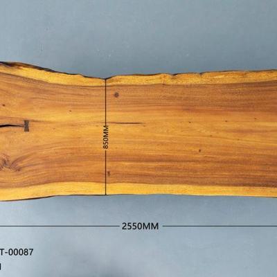 https://auctions4america.proxibid.com/Auctions-4-America/Natural-and-Resin-Live-Edge-Tables-Los-Angeles-CA/event-catalog/243587