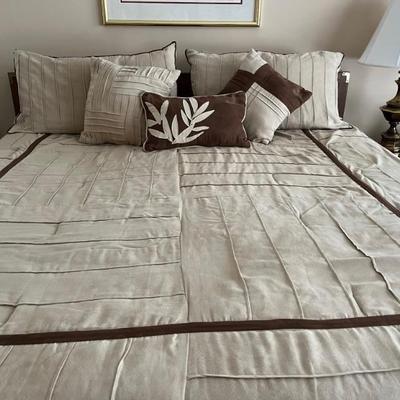 Naturpedic king bed with all linens. 