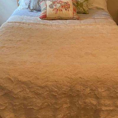 "Willow Oak in Woodside" in Aiken, SC Starts Closing Sat 6/3 at 8pm. Pickup is Mon 6/5 from 2-6pm. Please click here to see...