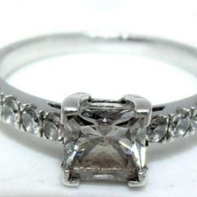 Lot 003   9 Bid(s)
Diamond and Platinum 950 Ring