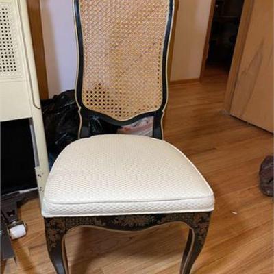Lot 98   0 Bid(s)
Drexel Heritage Upholstered Chair