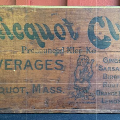 Cliquet Club Advertising crate box