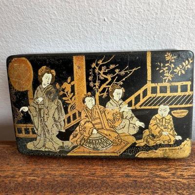 Antique Japanese Lacquered Hinged Lid Box With Scene Of Four WomenÂ 