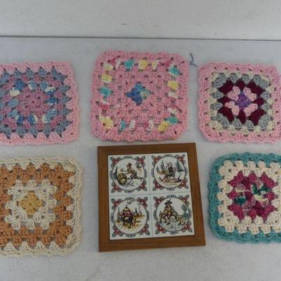 Vintage Dutch Framed Tile (Hand Painted in Holland) Trivet with 5 Hand Crocheted Pot Holders