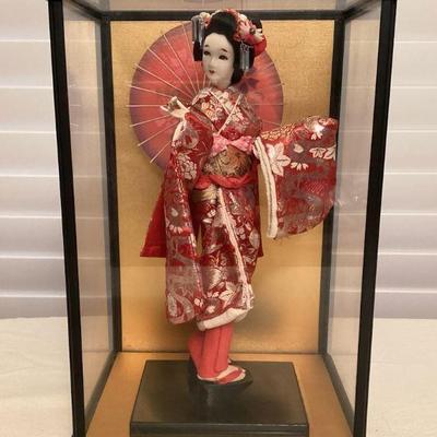 MTH025 Japanese Doll In Glass Case