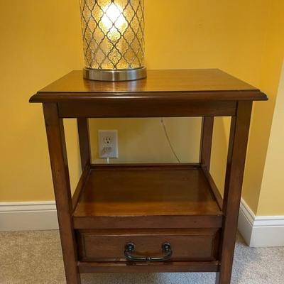 Traditional 1 Drawer Cherry Finished End Table