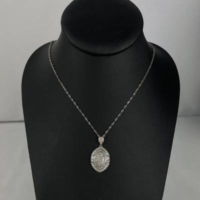 Bella Luce Silver Pendant With Chain