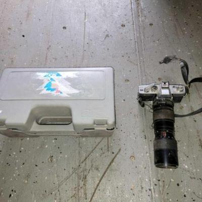 #2595 • Minolta srt sc-II Camera & Plasic Box
