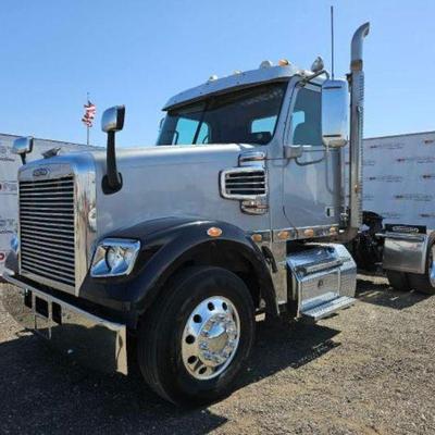 #100 • 2011 Freightliner Coronado 122 4x2 T/A Day Cab Truck Tractor
