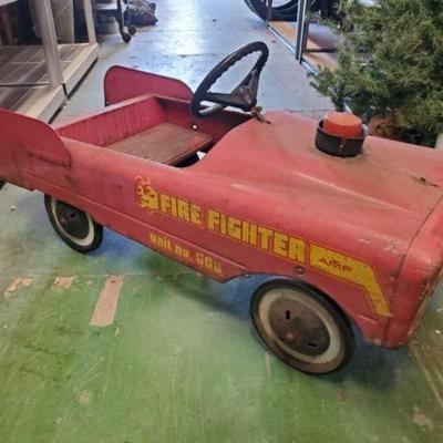 #6268 â€¢ Vintage Fire Fighter 508 Pedal Car
