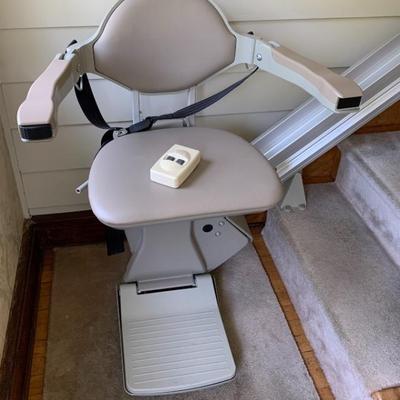This stairlift is shorter than standard. 10 steps, rail is 130â€ long and mounts on left side of stairs
