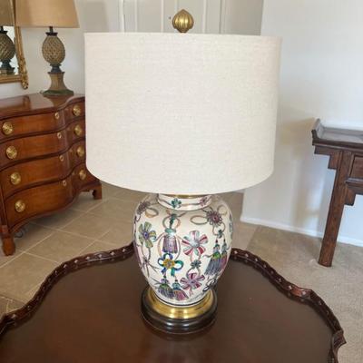 This item is available for PRESALE.  Please text photo to 760-668-0554 to purchase
Ceramic Decorated Urn Style Lamp 26" x 15"  $35