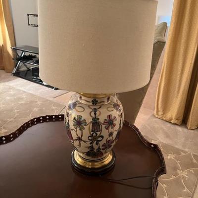 This item is available for PRESALE.  Please text photo to 760-668-0554 to purchase
Ceramic Decorated Urn Style Lamp 26" x 15"  $35