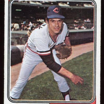 INCREDIBLE MIX OF NEW SUPER STARS AND VINTAGE HALL OF FAMERS INCLUDING:
1961 TOPPS DUKE SNIDER PSA 6.5!
1969 TOPPS BOB GIBSON PSA 6!
2001...