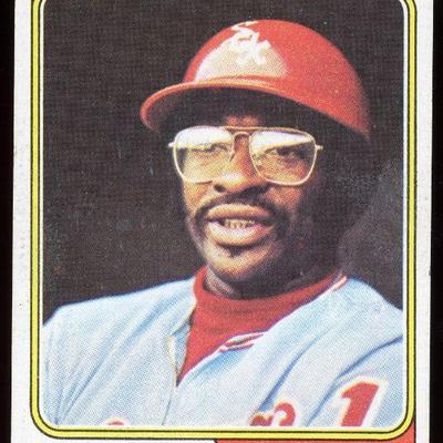 INCREDIBLE MIX OF NEW SUPER STARS AND VINTAGE HALL OF FAMERS INCLUDING:
1961 TOPPS DUKE SNIDER PSA 6.5!
1969 TOPPS BOB GIBSON PSA 6!
2001...
