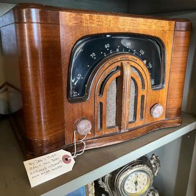 Antique Zenith Consol-Tone tube radio (according to note from estate owner, it was in semi-working condition)