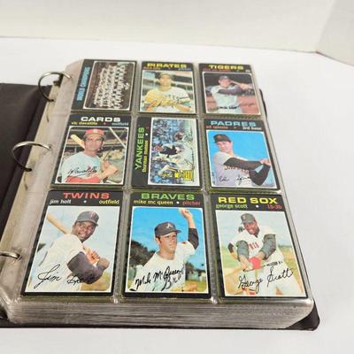 Hundreds of Topps 1971 Baseball Cards, Dozens are Signed