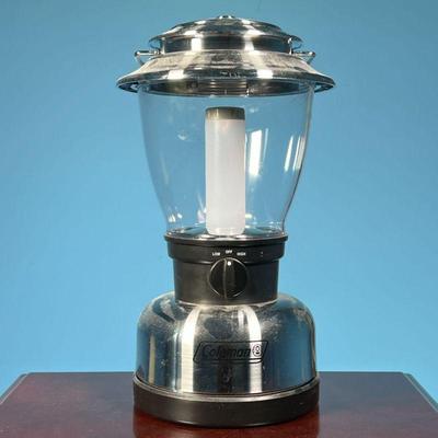 COLEMAN ELECTRIC LANTERN | Tested & functional Coleman electric lamp with low and high setting takes 8 D batteries. - h. 13 x dia. 8 in
