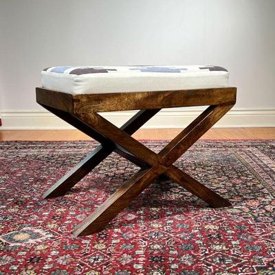 STOOL WITH X-STRETCHER | Stool with Native American-style upholstered fabric. - l. 22 x w. 15.5 x h. 19 in