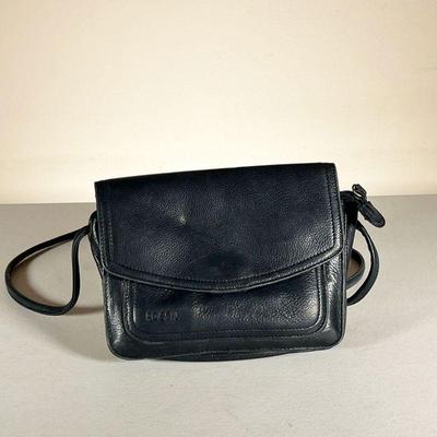 FOSSIL BLACK LEATHER CROSSBODY BAG | Black leather crossbody bag with 2 large interior pockets and zippered back pocket/wallet. - l. 8 x...