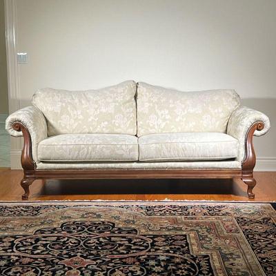 BROYHILL FRENCH STYLE SOFA | Broyhill French Style Sofa with Cream Damask upholstery Excellent Condition. - l. 85 x w. 35 x h. 35 in