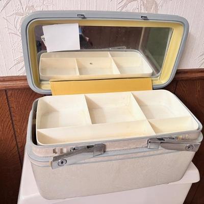 Samsonite Train Case