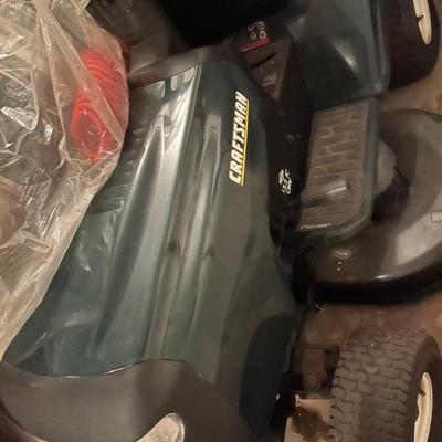 Craftsman Riding Lawnmower 