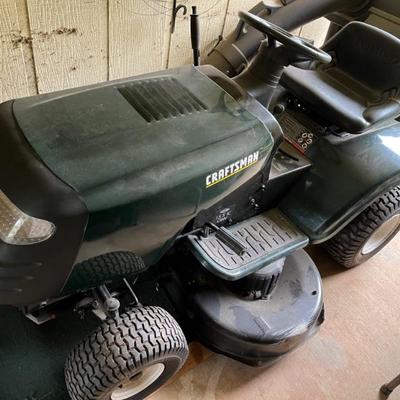 Craftsman Riding Lawnmower (needs maintenance)