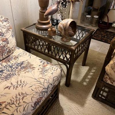 1970s rattan sectional, 6 pieces, 2 etageres, coffee table and end table