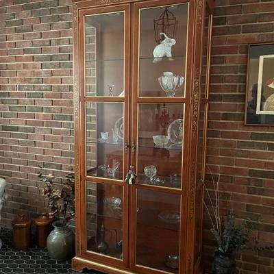 Early 1980s chinoiserie style display cabinet, dark red and gold, and it lights up