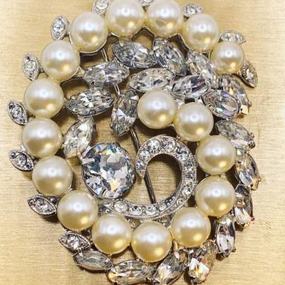 Eisenberg Ice Pearl and Rhinestone Brooch