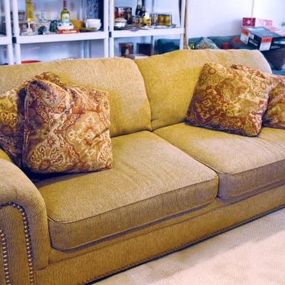 Very nice upholstered sofa.
Can be purchased before sale. to make room