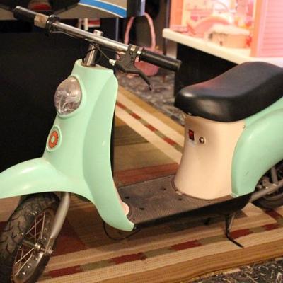 Childâ€™s electric bike by Razor