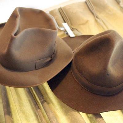 Lots of felt menâ€™s hats