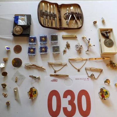 Assorted men's jewelry and medals