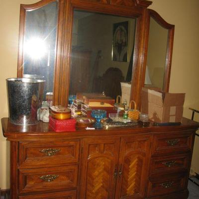 dresser with mirror   BUY IT NOW $ 145.00