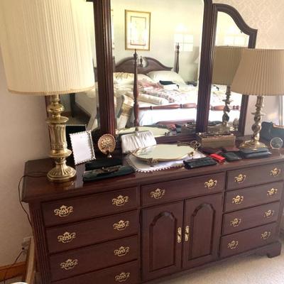Ethan Allen Knob Creek collection, solid cherry bedroom set, exc. condition
