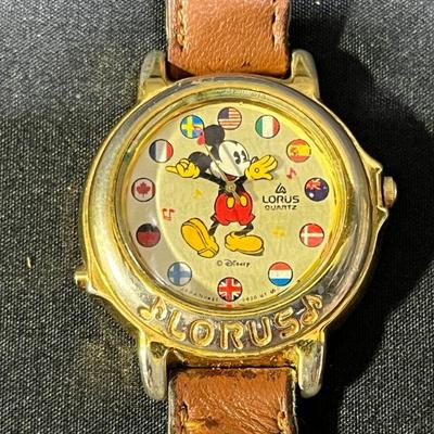 VTG Lorus Disney Mickey Mouse Watch