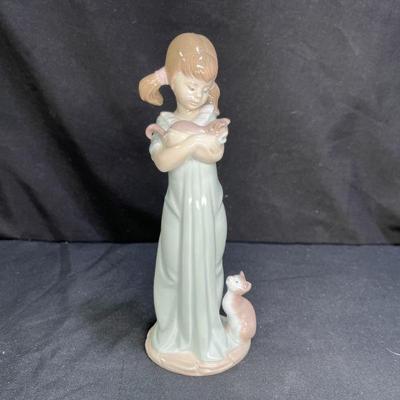 Lladro #5743 Don't Forget Me