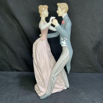 Lladro #1372 Anniversary Dancing Couple