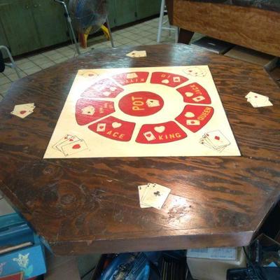 Poker table 