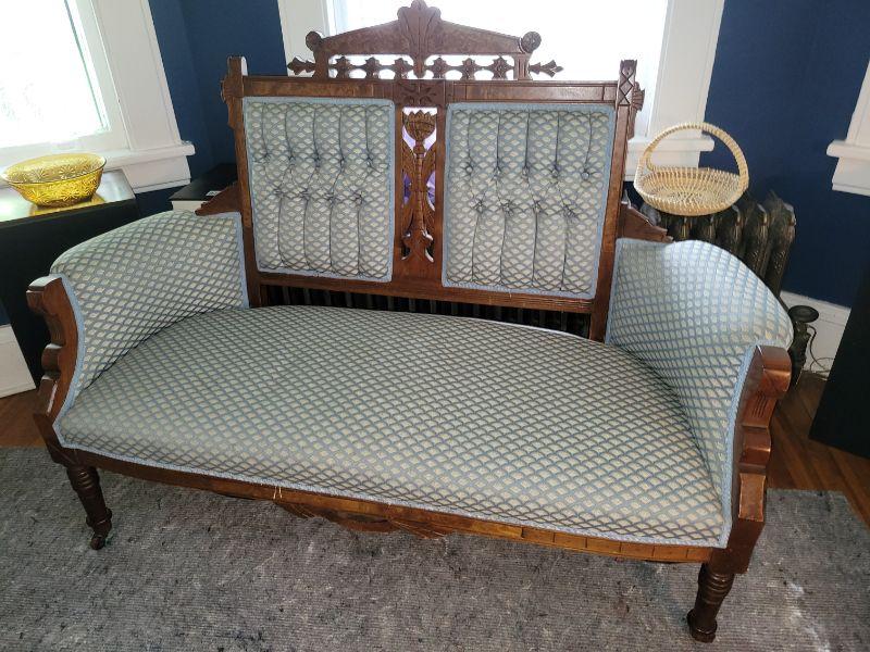 Pink Dog offers second day discounts in packed Tenafly home