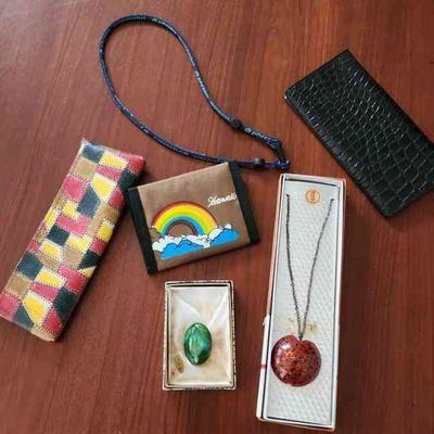 KVF098 - Laquer Necklace, Brooch And Vintage Wallets
