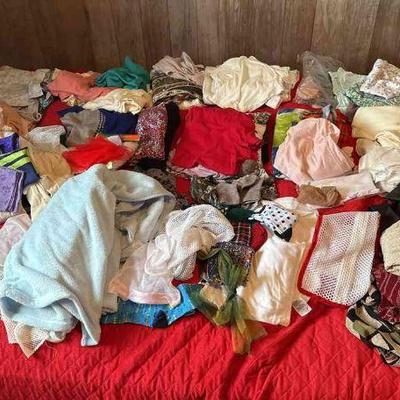 KVF055 - Mystery Lot Of Womenâ€™s Clothes